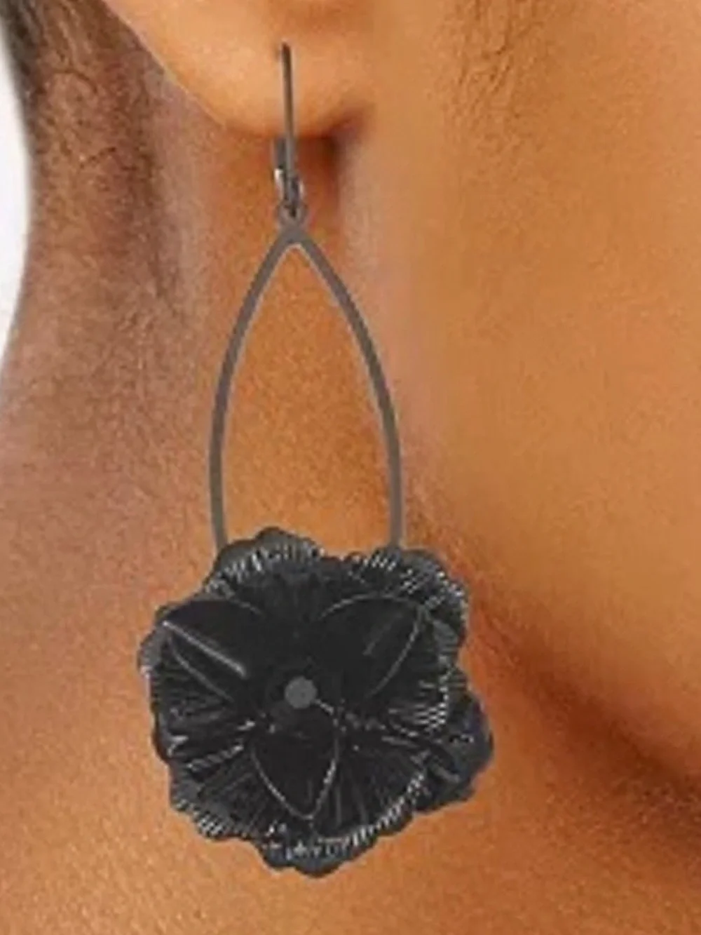 VERA WANG Black Flower/Black Crystal Elongated Drop Earrings